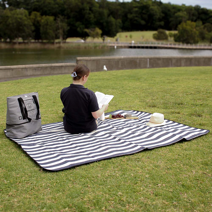 Día De Campo Rug w/ Waterproof Backing